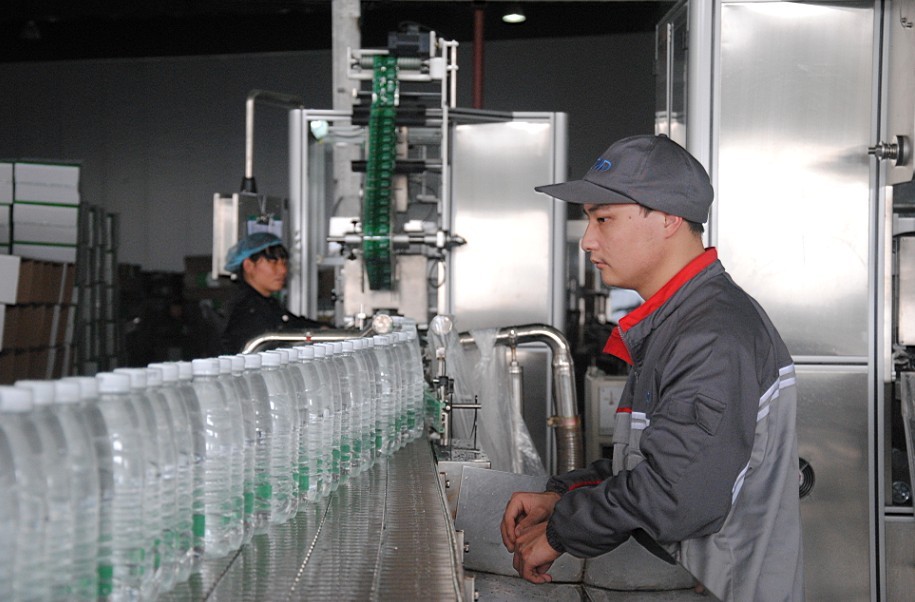 怡寶礦泉水生產線