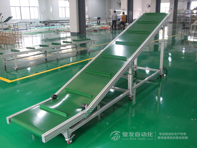 帶擋板直線與爬坡輸送機(jī) 帶擋板直線與爬坡輸送機(jī)